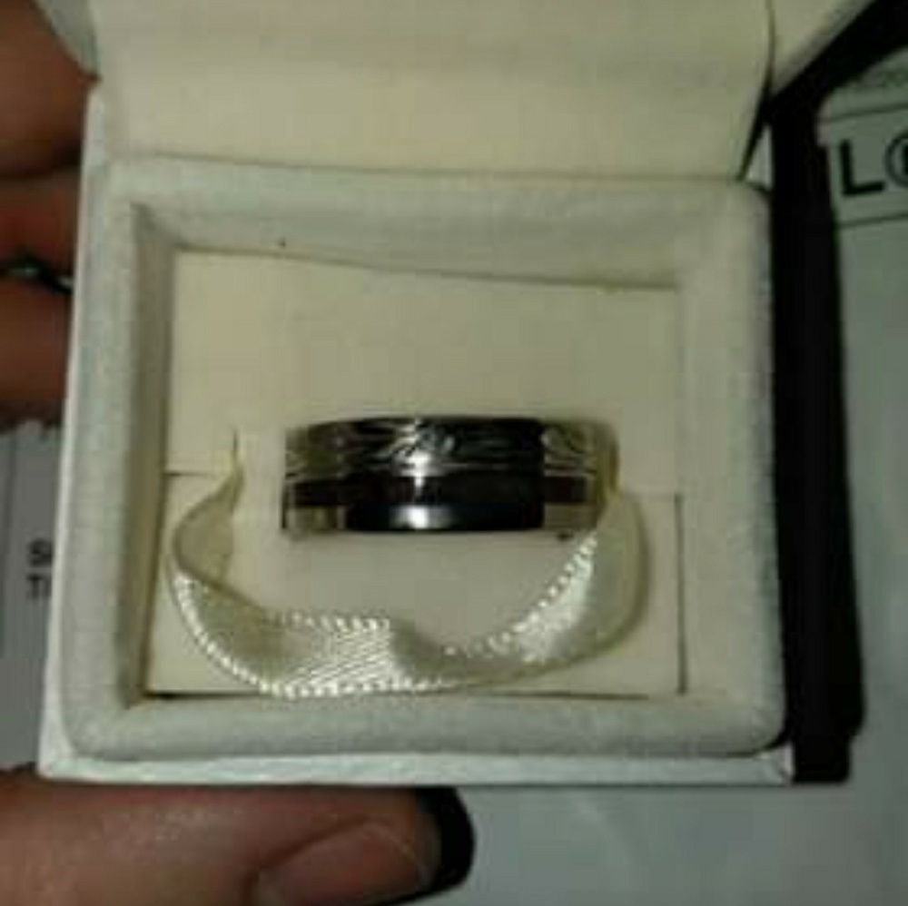 Size 10 men's engagement ring. - Picture 1 of 4